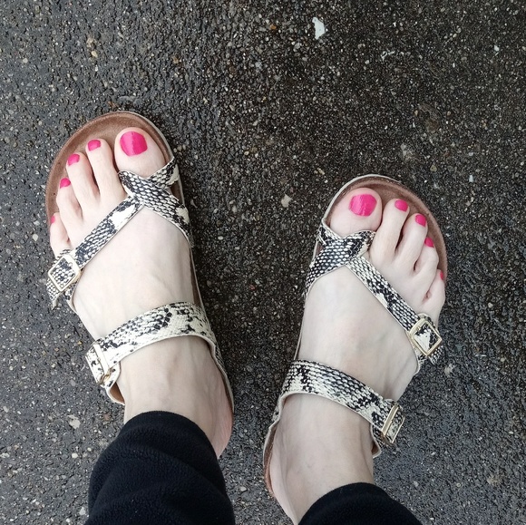 Outwoods Shoes - GOING TO CONSIGNMENT! CLOSET CLOSING!Snakeskin